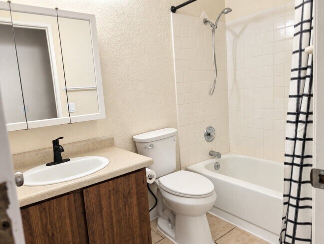 Building Photo - 2345 Tripp Dr