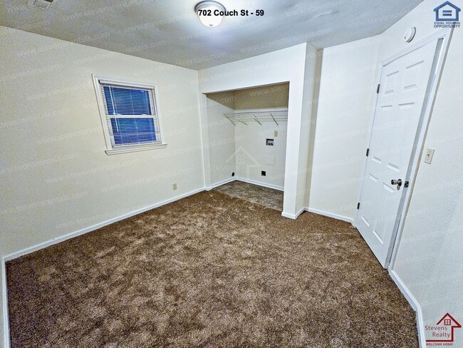 Building Photo - 702 Couch St