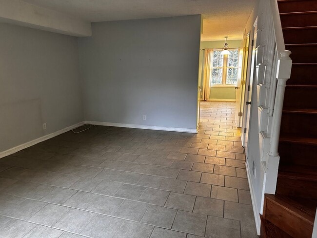 Building Photo - Sylvan Park Townhouse