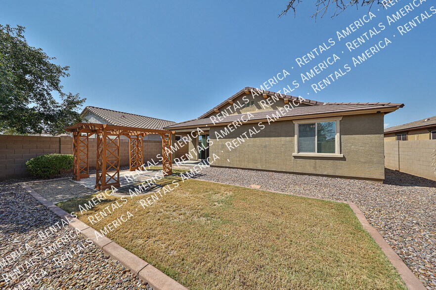Building Photo - 15573 W Laurel Ln