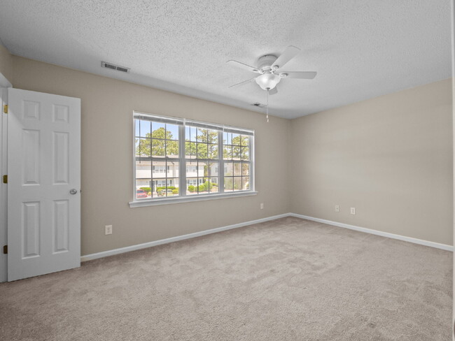 Building Photo - Available Now! 2 Bedroom, 2.5 BathTownhome...