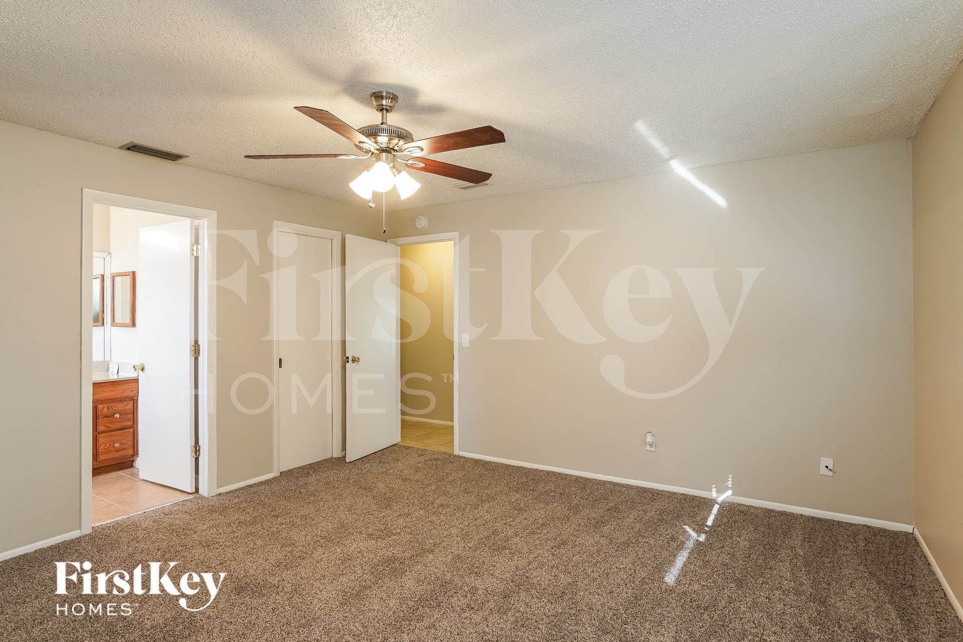 Building Photo - 3413 SE 11th Ave