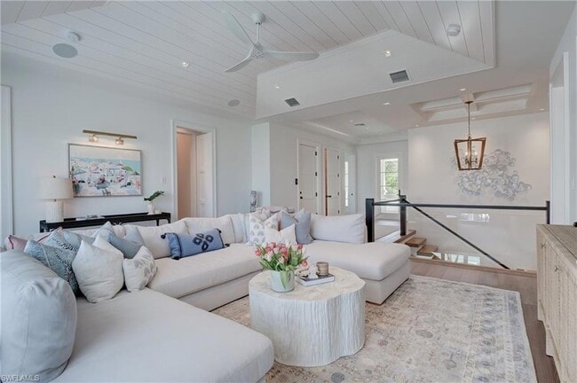 Building Photo - 2020 Gordon Dr