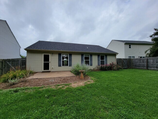 Building Photo - Single family home in The Highlands