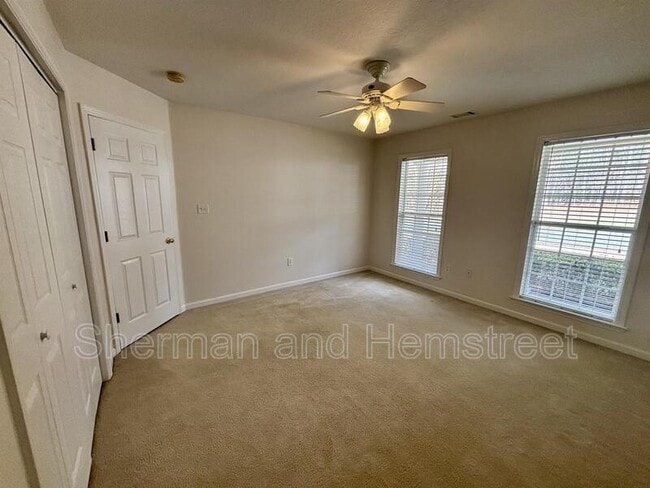 Building Photo - 389 Sandleton Way