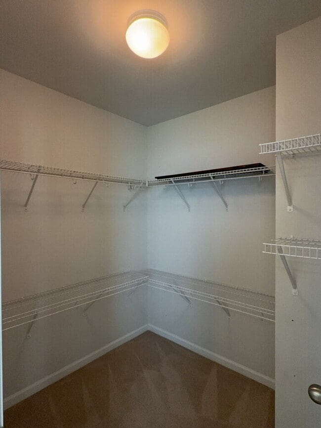 Building Photo - 838 Redbud Ln