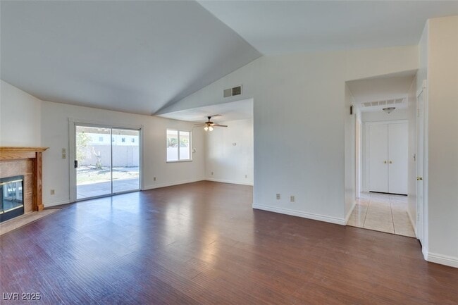 Building Photo - 5034 Lark Canyon Ct