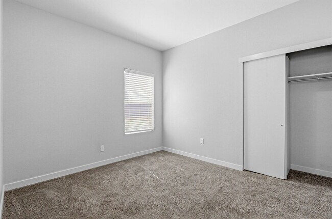 Building Photo - 4 bedroom with outdoor kitchen, fully landscaped in 79928