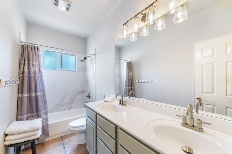 Building Photo - 195 Watts Ln