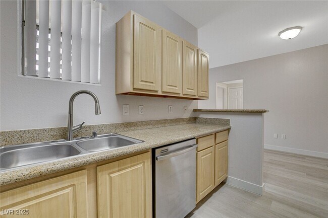 Building Photo - 8000 W Badura Ave