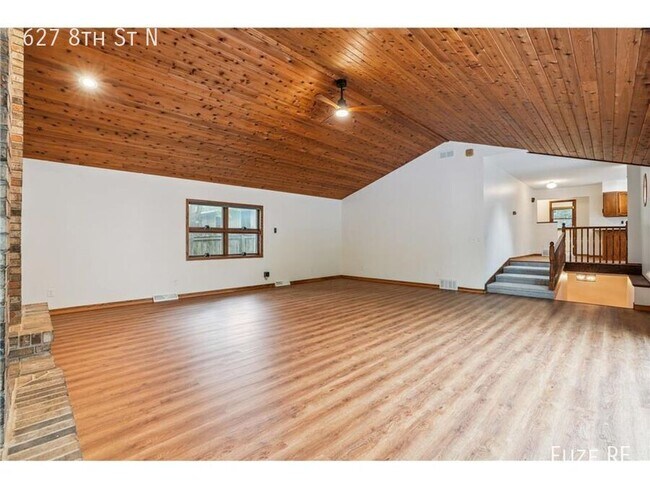 Building Photo - 627 8th St N