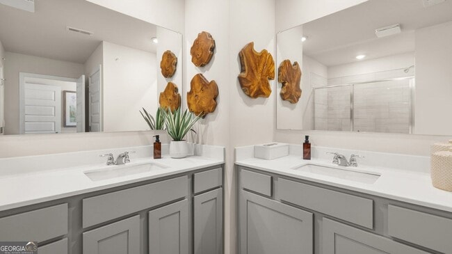 Building Photo - 6741 Leigh St