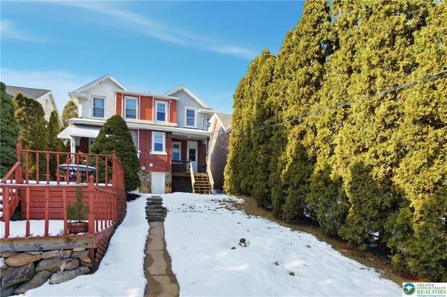 Building Photo - 1050 Delaware Ave