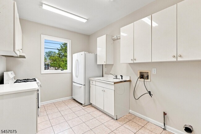 Building Photo - 907 Colonia Rd