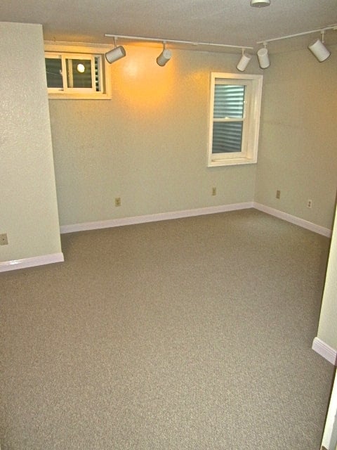 Building Photo - 2643 Grapewood Ln