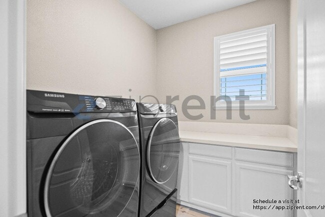 Building Photo - 1726 Hummingbird Way