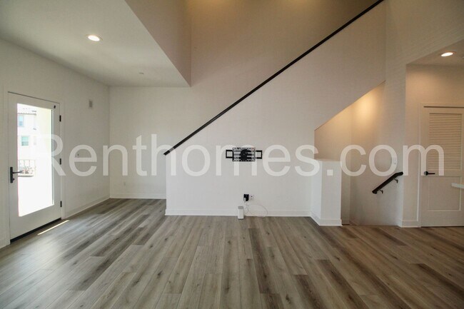 Building Photo - 1710 Discovery Falls Dr