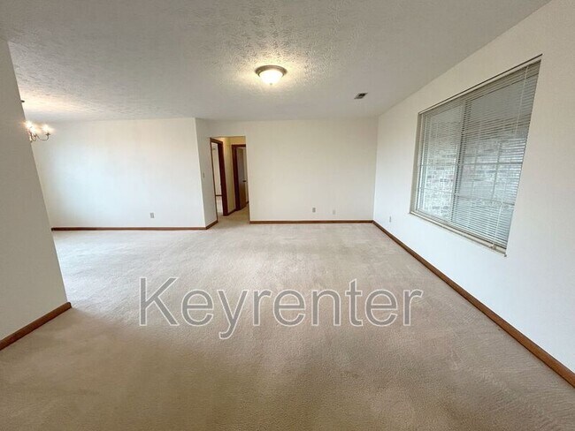 Building Photo - 857 Spinnaker Rd