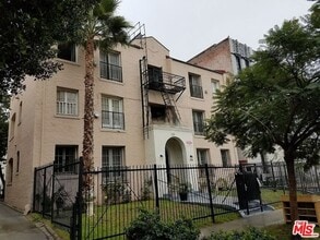 Building Photo - 246 S Kenmore Ave