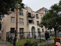 Building Photo - 246 S Kenmore Ave