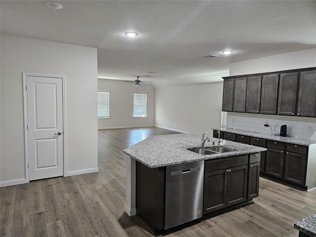 Building Photo - 903 Emerald Gate Dr