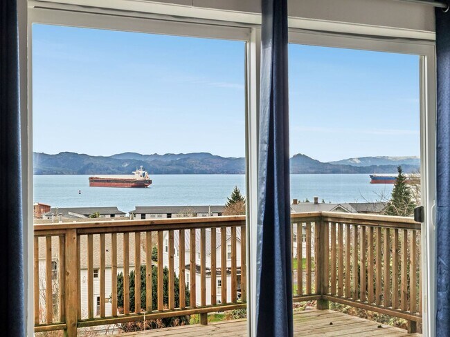 Building Photo - 3088 Harrison Ave