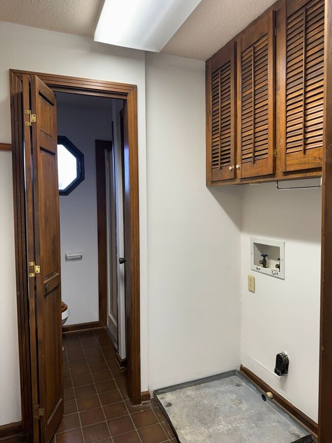 Building Photo - Timeless All-Brick Charm Near Madison St! 3 Bed 3 Bath with Detached Garage!