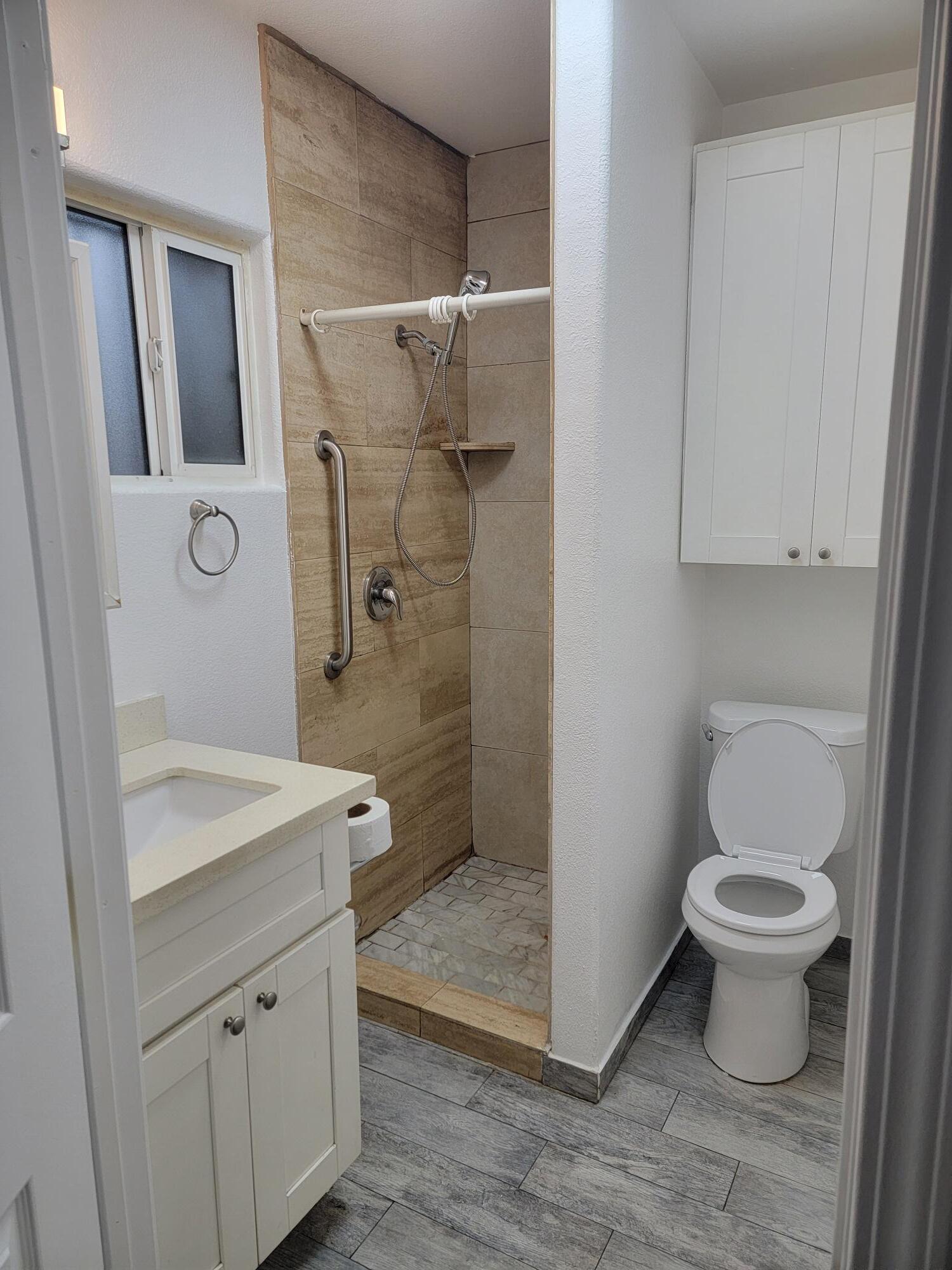 Bathroom - 1929 Vesta St