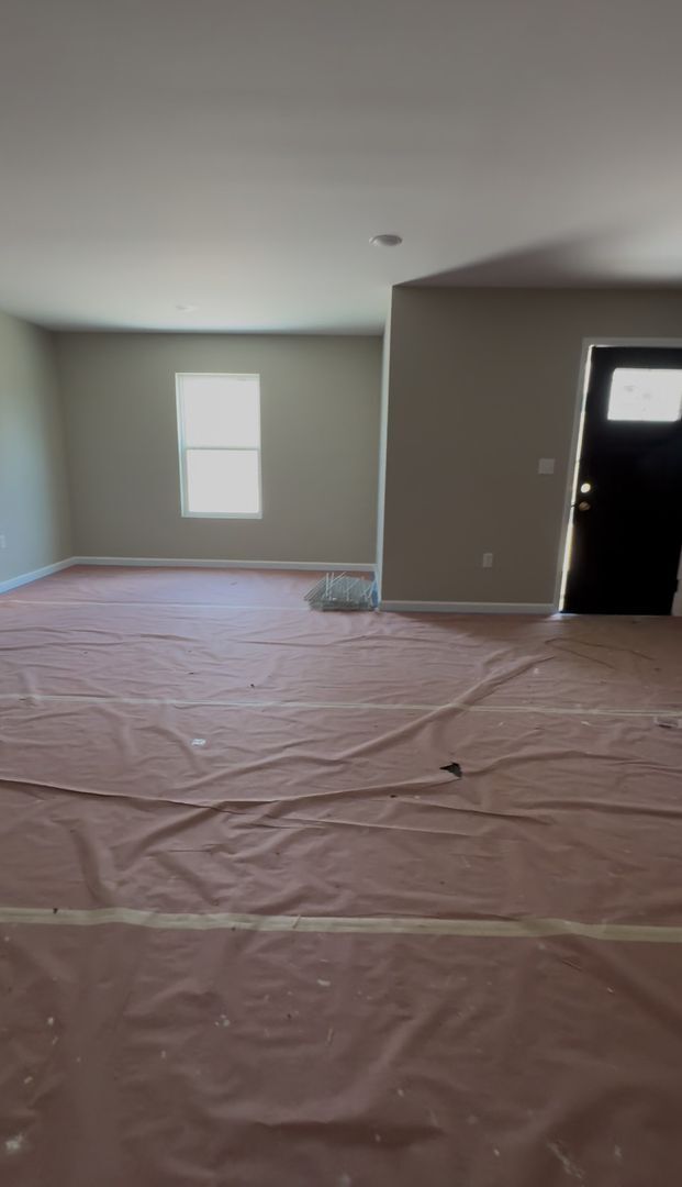 Building Photo - 3 Bedroom, 1.5 Bath Duplex
