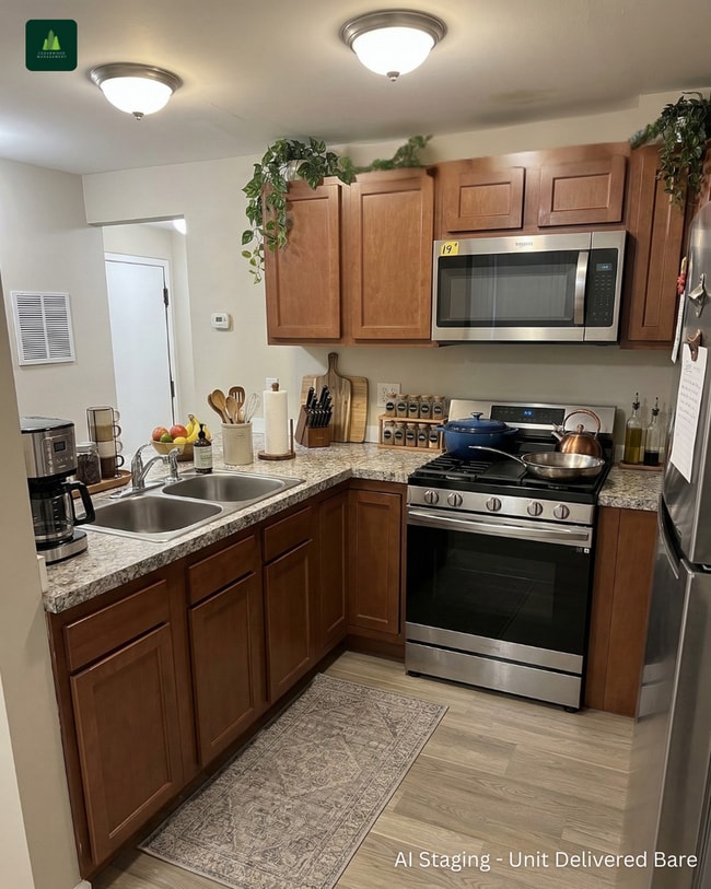 Building Photo - Simple and comfortable 1 Bedroom 1 Bathroom at Rhodes Avenue!