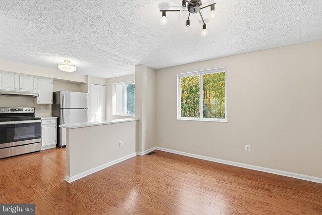 Building Photo - 1118 Casper Dr