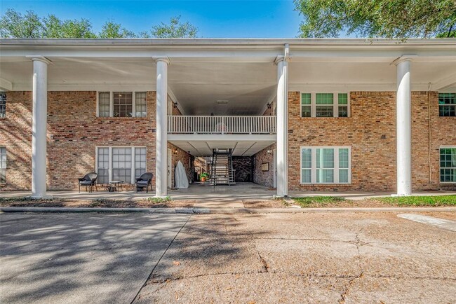 Building Photo - 4040 San Felipe St