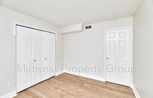 Building Photo - 6681 Chesapeake Dr