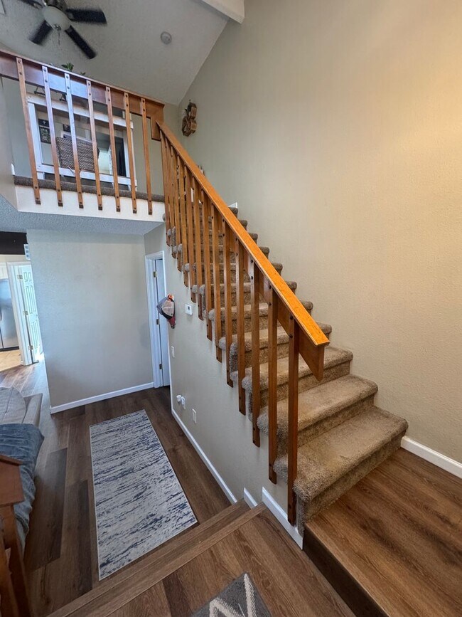 Building Photo - Three Bedroom Townhome with Pool