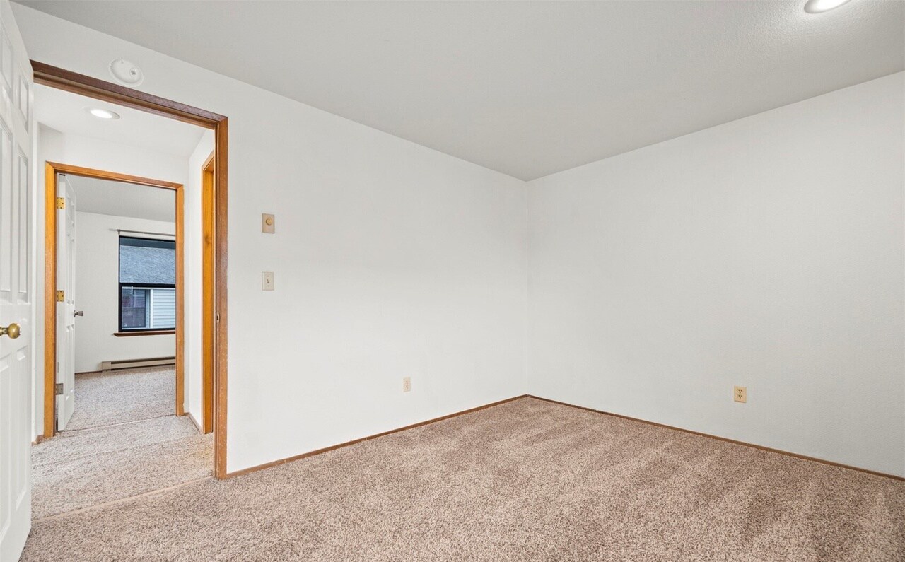 Building Photo - 2324 Valencia St