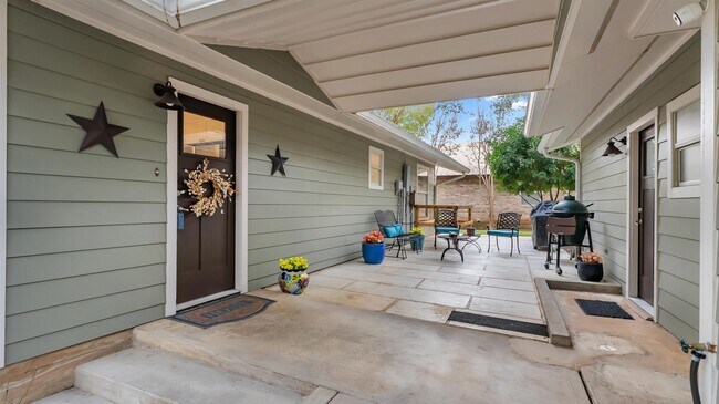 Building Photo - 207 Elm Lodge Dr