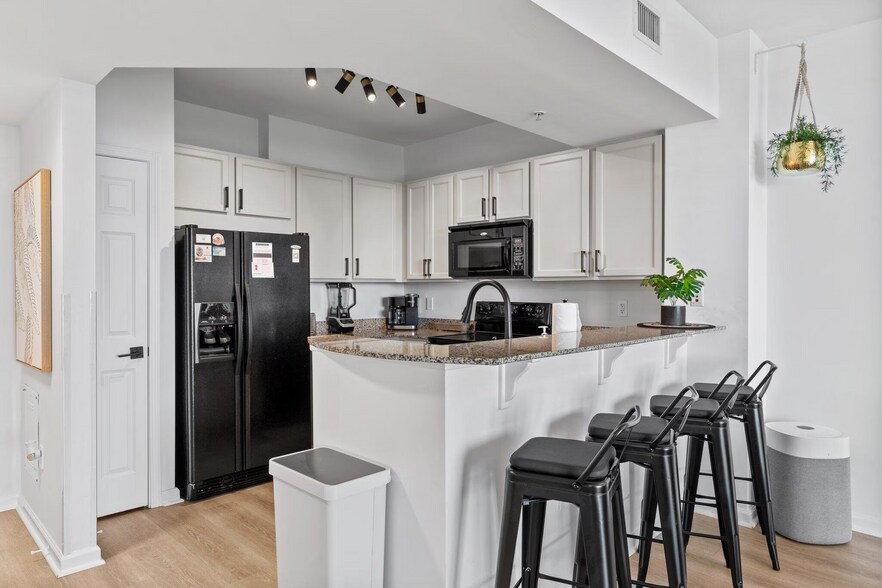 Building Photo - 4203 Indian Bayou Trl