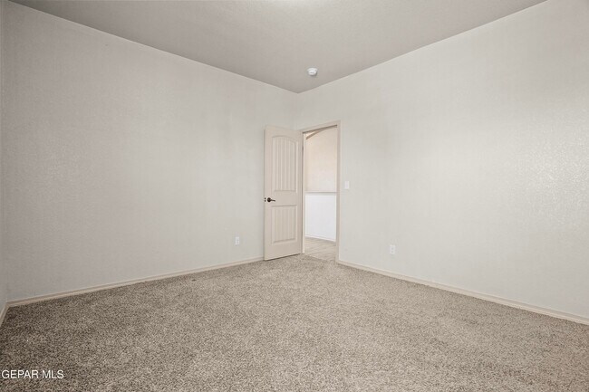 Building Photo - 3143 Hidden Creek Dr