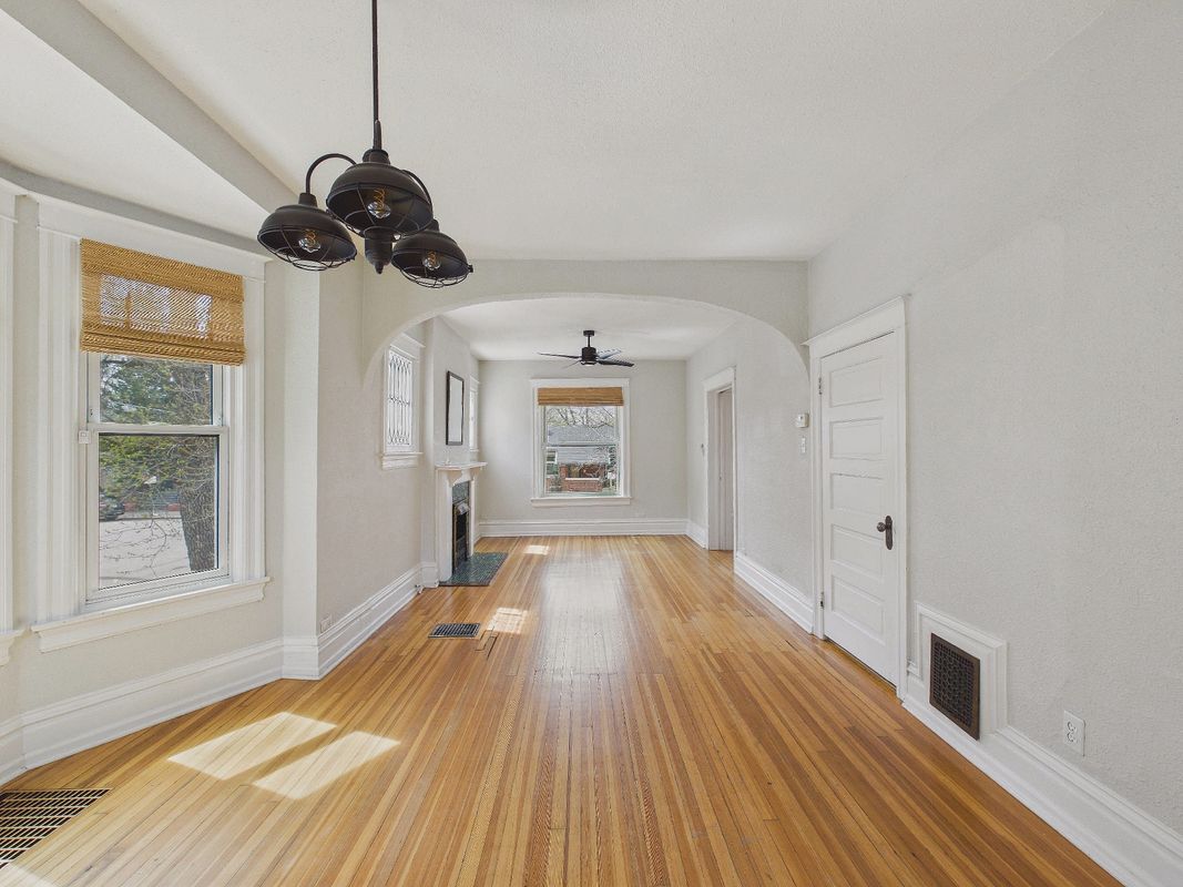 Building Photo - 2 Pennsylvania St