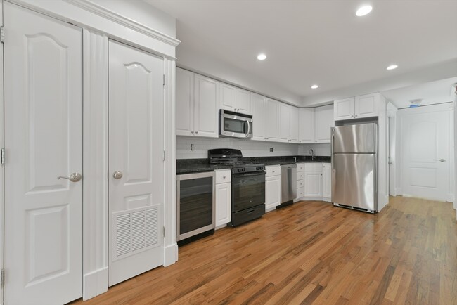 Primary Photo - 12 Tuckerman St