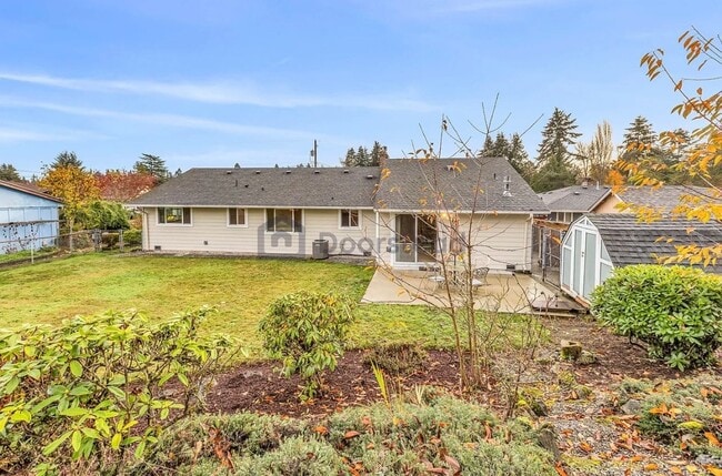 Building Photo - Beautiful Family Home in Tacoma!