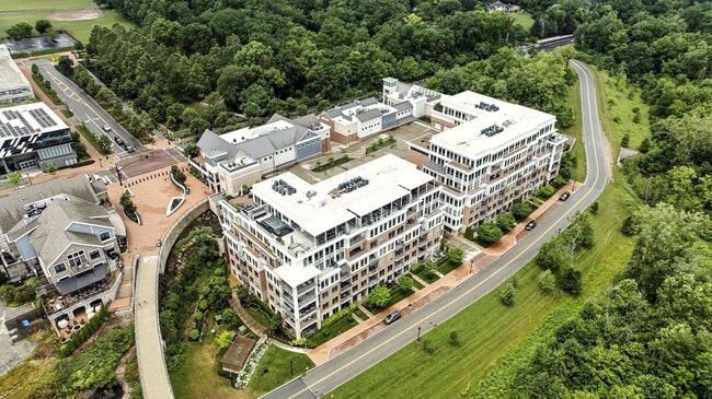 Building Photo - Luxury Condo in Dublin's Coveted Bridge Pa...