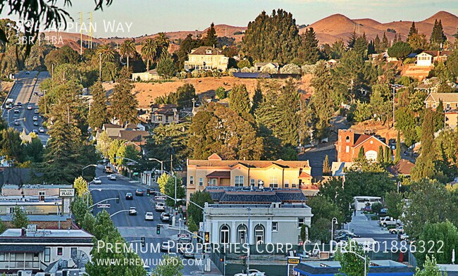 Building Photo - 934 Appian Way