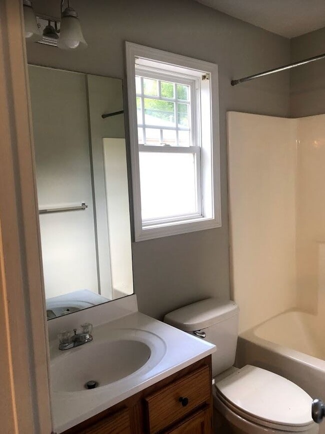 Building Photo - 1215 14th Ave