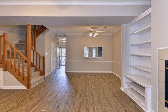 Building Photo - Convenient Coventry Townhome