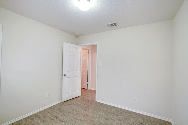 Building Photo - 476 Moonwalker Trail