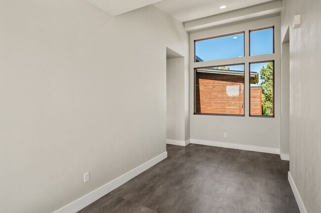 Building Photo - 64144 Pioneer Loop