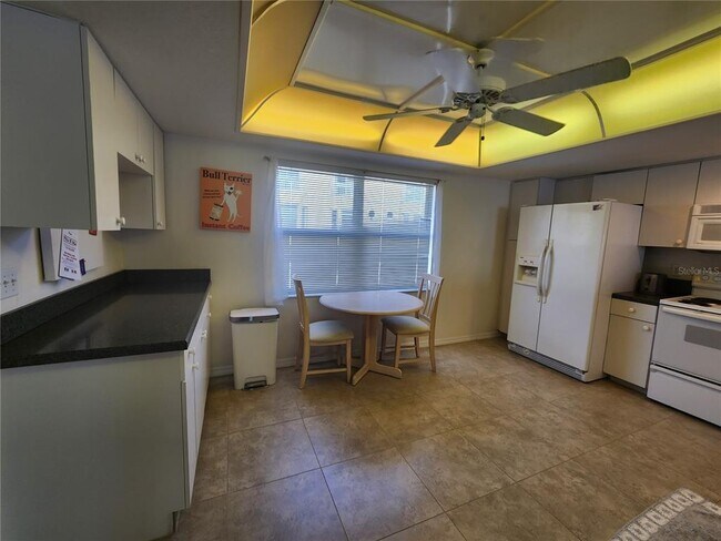 Building Photo - 1101 Pinellas Bayway S