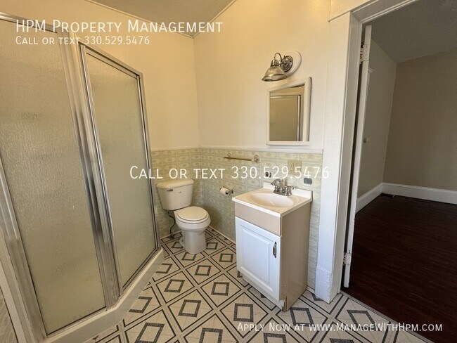 Building Photo - 1215 21st St NW