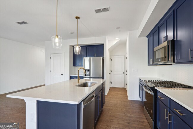 Building Photo - 727 Carmes Dr